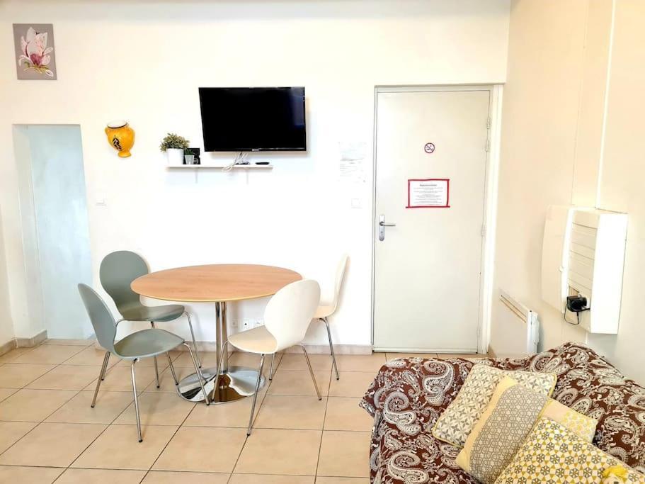 Appartement 4 Voyageurs Avec Terrasse - Wifi Каркассонн Екстер'єр фото